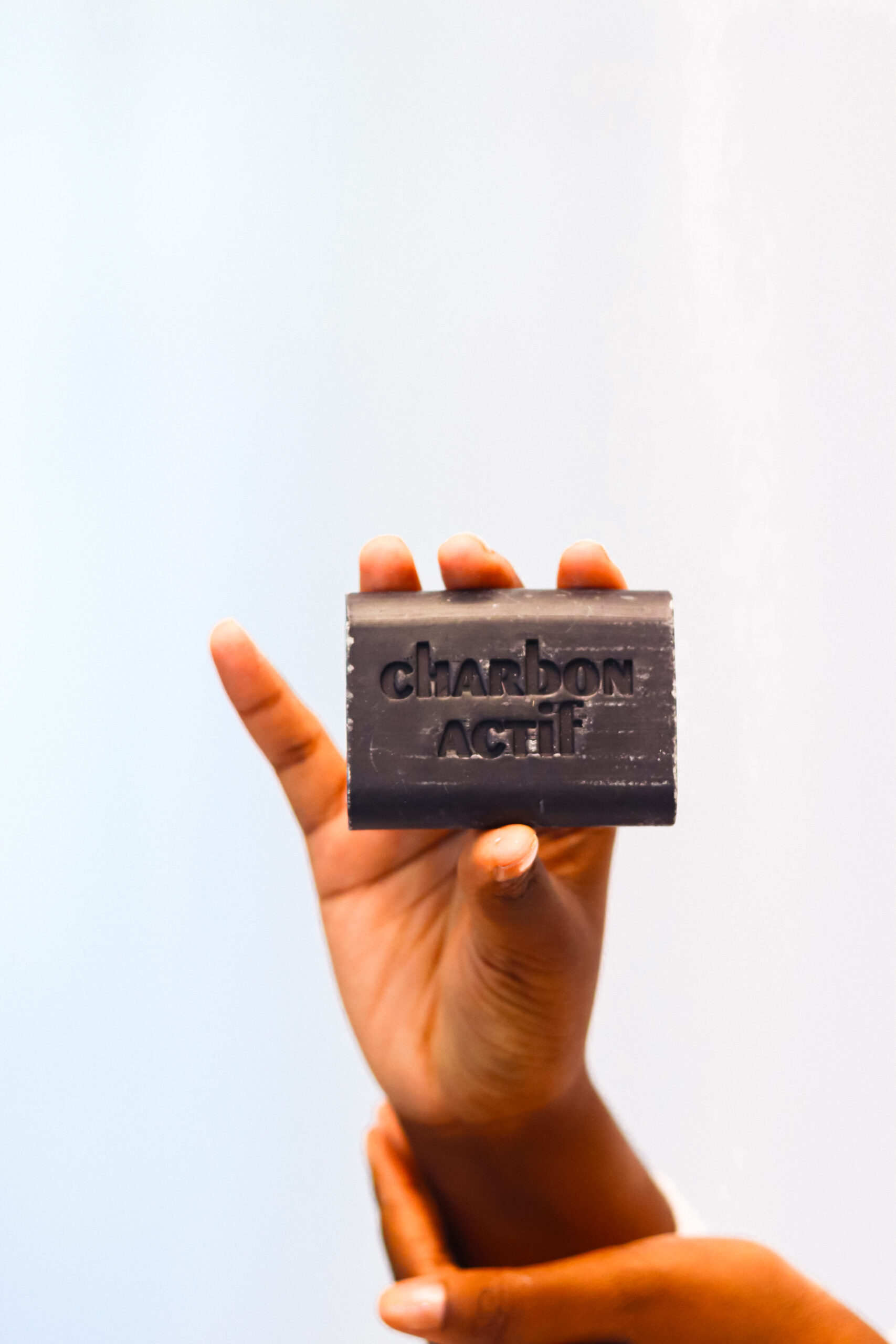 Savon au charbon actif