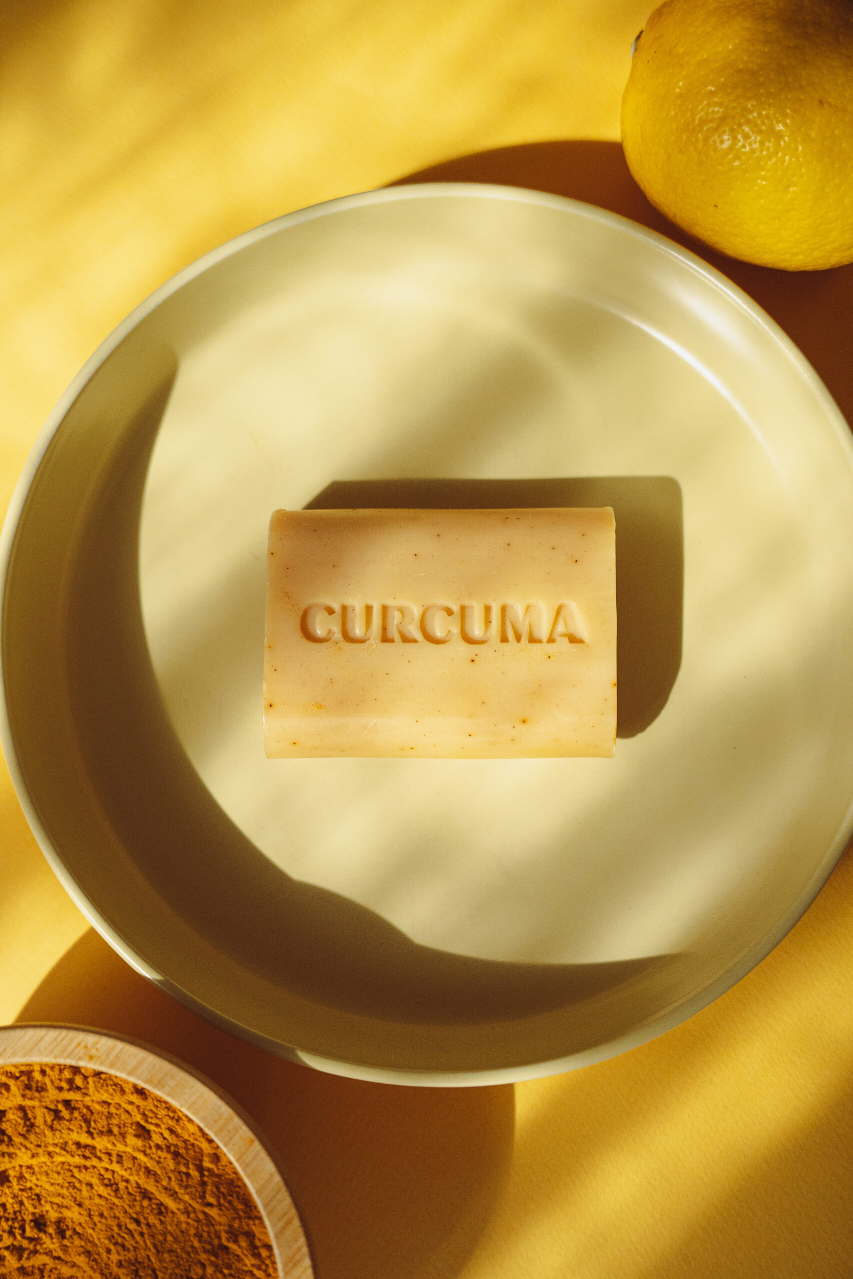 Savon et masque tout-en-un au curcuma